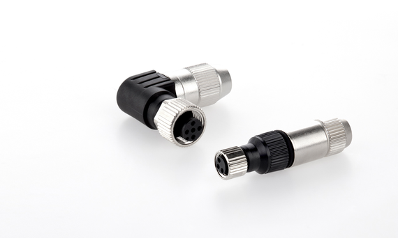 Field-attachable plug connectors